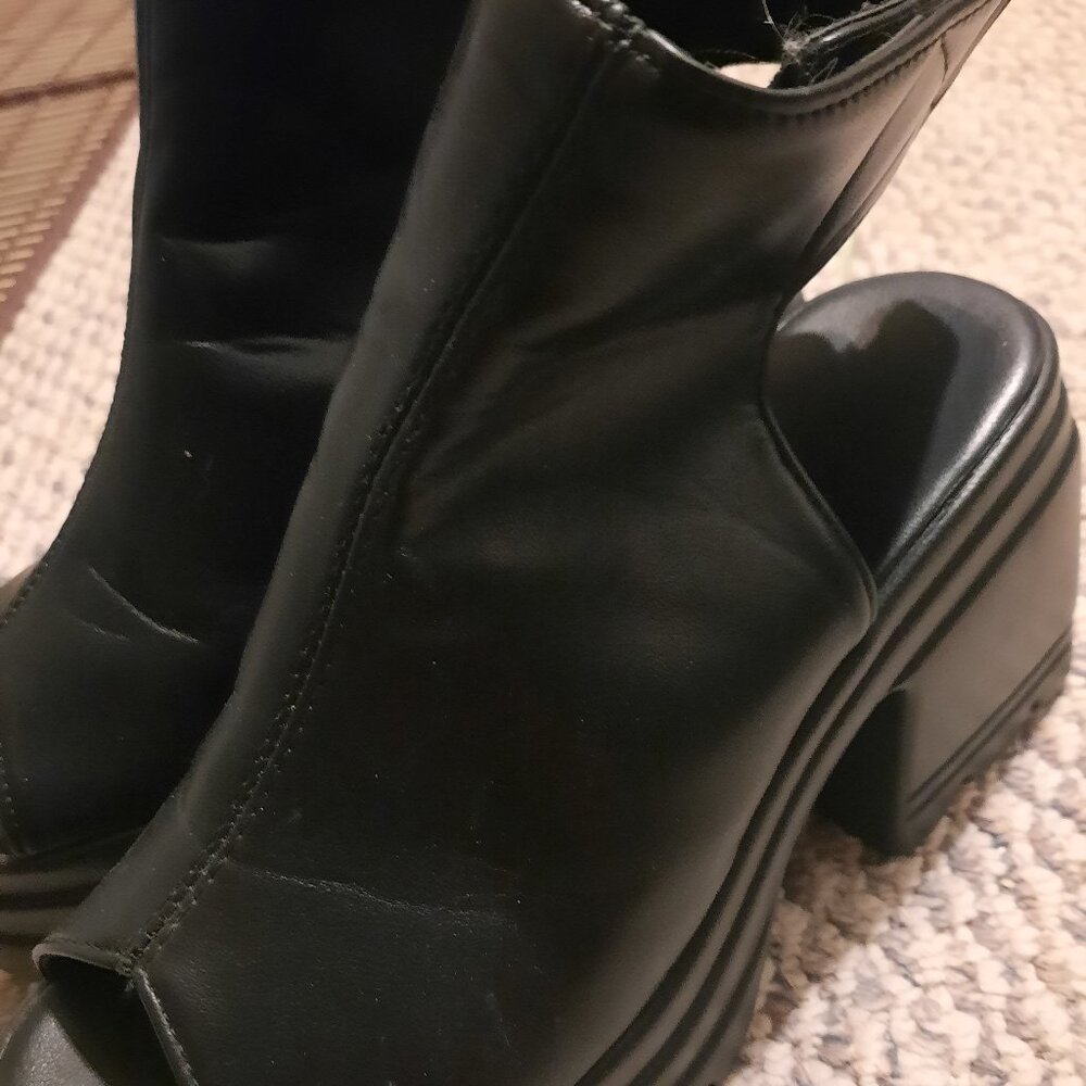 Black Sandals